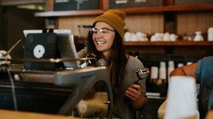 Barista nutzt Octopus Order und hat wieder mehr Zeit für Kunden